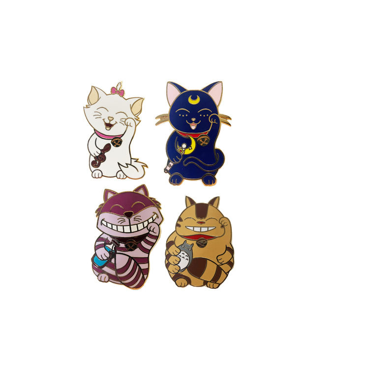 Regalong ginto na plated hard enamel cartoon magnet metal lapel pin
